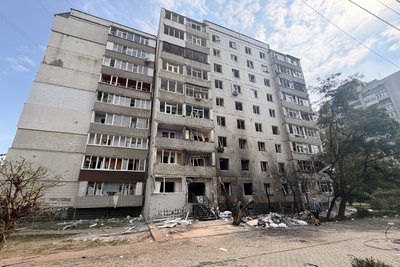 "Вигоріло все". У Сумах російські БпЛА вдарили по “Епіцентру”, будинках і авто "Вигоріло все". У Сумах російські БпЛА вдарили по “Епіцентру”, будинках і авто