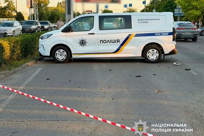 В Одесі вибухнув автомобіль: загинув водій, пасажирка отримала поранення В Одесі вибухнув автомобіль: загинув водій, пасажирка отримала поранення