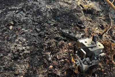 Лісову пожежу на Житомирщині після падіння уламків дрона загасили за кілька годин Лісову пожежу на Житомирщині після падіння уламків дрона загасили за кілька годин
