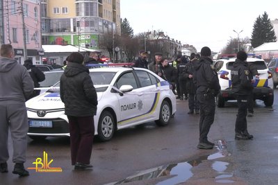 В центрі Бердичева на Житомирщині поліцейські переслідували та затримали водія легковика: що сталося В центрі Бердичева на Житомирщині поліцейські переслідували та затримали водія легковика: що сталося