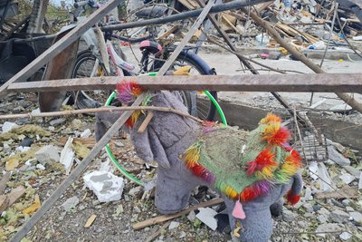Обстріли у Сонячному на Житомирщині — як відновлюватимуть зруйноване житло та коли платитимуть компенсацію Обстріли у Сонячному на Житомирщині — як відновлюватимуть зруйноване житло та коли платитимуть компенсацію