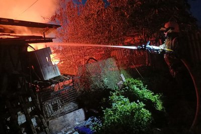 На Житомирщині в одному з сіл під час гасіння пожежі виявили тіло чоловіка На Житомирщині в одному з сіл під час гасіння пожежі виявили тіло чоловіка