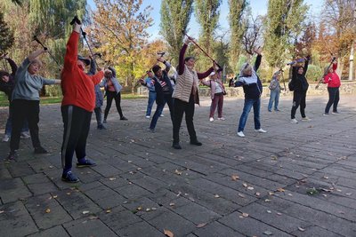 Для літніх людей у Луцьку запрацював клуб скандинавської ходьби Для літніх людей у Луцьку запрацював клуб скандинавської ходьби
