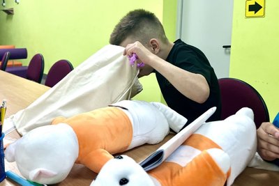 "Я можу": маріуполька створила зошит для дітей Донеччини, який допомагає надолужувати освітні втрати "Я можу": маріуполька створила зошит для дітей Донеччини, який допомагає надолужувати освітні втрати