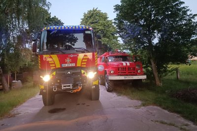 На Житомирщині в одному з сіл під час гасіння пожежі виявили тіло чоловіка На Житомирщині в одному з сіл під час гасіння пожежі виявили тіло чоловіка