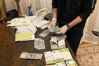 Директора тернопільської обласної лікарні підозрюють в хабарництві Директора тернопільської обласної лікарні підозрюють в хабарництві