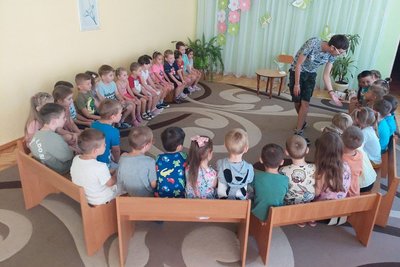Вусатий нянь: як 25-річний звягелець став вихователем дитсадка Вусатий нянь: як 25-річний звягелець став вихователем дитсадка
