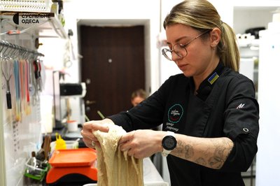 Переселенка з Херсона розповіла, як відкрила кафе в Одесі Переселенка з Херсона розповіла, як відкрила кафе в Одесі