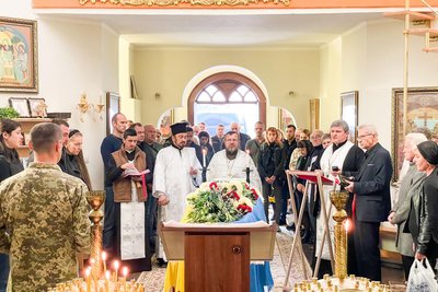 У Мукачеві попрощалися із полеглими воїнами Сергієм Закриничним і Валерієм Пархоменком У Мукачеві попрощалися із полеглими воїнами Сергієм Закриничним і Валерієм Пархоменком