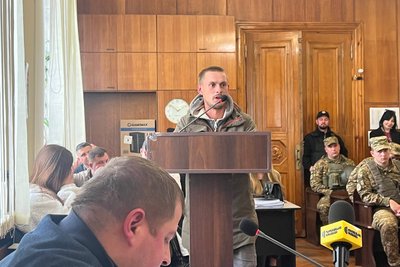 Свідчення про побиття і вимагання: суд допитує потерпілих у справі угруповання із Коростишева Свідчення про побиття і вимагання: суд допитує потерпілих у справі угруповання із Коростишева