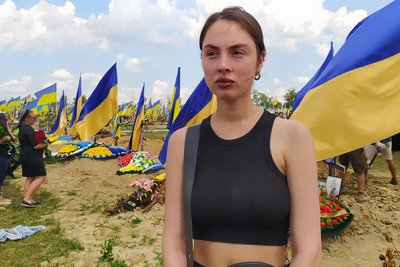 "Знищив дев'ятьох російських військових". У Харкові попрощалися із загиблим снайпером "Знищив дев'ятьох російських військових". У Харкові попрощалися із загиблим снайпером