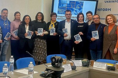Жінки на посадах журналісток становлять 77%, при цьому керівні посади у медіа обіймають 52% — дослідження Жінки на посадах журналісток становлять 77%, при цьому керівні посади у медіа обіймають 52% — дослідження