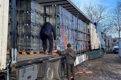 “Треба, щоб військовим було тепло”: вінницькі волонтери отримали буржуйки від партнерів з Фінляндії “Треба, щоб військовим було тепло”: вінницькі волонтери отримали буржуйки від партнерів з Фінляндії