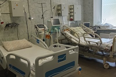 Порожні ліжка в інфекційній лікарні Харкова Порожні ліжка в інфекційній лікарні Харкова