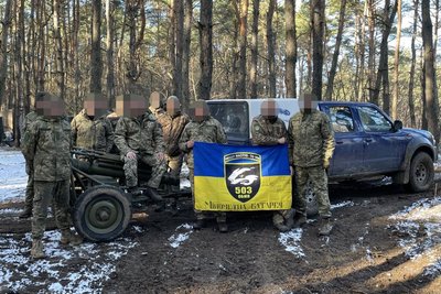 Пів сотні прапорів із подяками від бійців зібрали волинські волонтери штабу "Ангар" Пів сотні прапорів із подяками від бійців зібрали волинські волонтери штабу "Ангар"