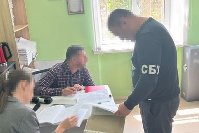 Трьох жителів Житомирщини підозрюють в організації схеми ухилення від мобілізації і спробі підкупу представника ТЦК Трьох жителів Житомирщини підозрюють в організації схеми ухилення від мобілізації і спробі підкупу представника ТЦК