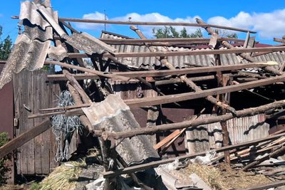 Будинок, який був зруйнований внаслідок російського удару по одному з населених пунктів Харківщини Будинок, який був зруйнований внаслідок російського удару по одному з населених пунктів Харківщини