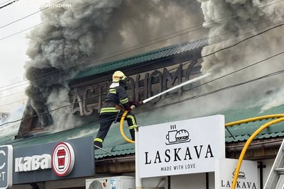 Пожежа і стовп диму в одному з районів Житомира: що відомо про ситуацію Пожежа і стовп диму в одному з районів Житомира: що відомо про ситуацію
