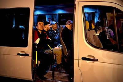 Друга група одеських комунальників поїхала на схід будувати фортифікації