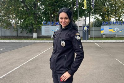 Поліцейська з Житомира Наталія Рудюк пише тексти пісень для Іво Бобула