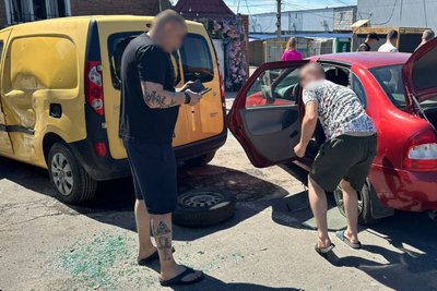 Працівник поліції дістав поранення через влучання російських БпЛА у Богодухові Працівник поліції дістав поранення через влучання російських БпЛА у Богодухові