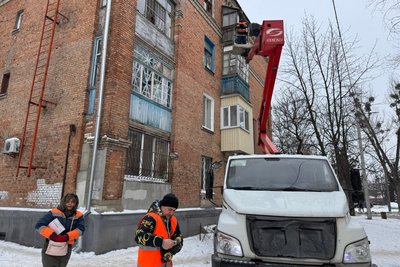 Комунальні служби ліквідовують наслідки російської атаки, Харків, 24 січня 2026 року Комунальні служби ліквідовують наслідки російської атаки, Харків, 24 січня 2026 року