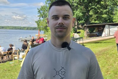 Прогулянка на "драконах": у Житомирі влаштували заплив для військових і ветеранів Прогулянка на "драконах": у Житомирі влаштували заплив для військових і ветеранів