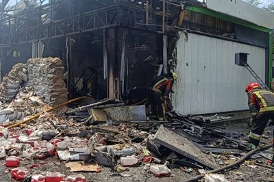 АЗС, по якій росіяни, попередньо, вдарили з РСЗВ "Торнадо-С", Ізюм, 5 липня 2026 року АЗС, по якій росіяни, попередньо, вдарили з РСЗВ "Торнадо-С", Ізюм, 5 липня 2026 року