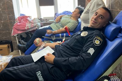 Поповнили банк крові на 22 літри: у місті на Рівненщині майже півсотні людей стали донорами Поповнили банк крові на 22 літри: у місті на Рівненщині майже півсотні людей стали донорами