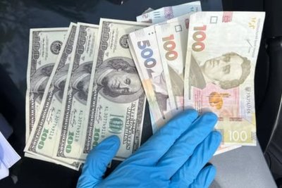 Обіцяв виїзд до Молдови через пункт пропуску за 20 тисяч доларів: одесит отримав підозру