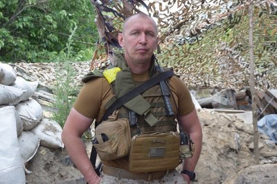 "Ми не знаємо, де тіло, чекаємо на збіг за ДНК" — дружина полеглого капітана ЗСУ із Житомирщини Анатолія Сємєнєнка "Ми не знаємо, де тіло, чекаємо на збіг за ДНК" — дружина полеглого капітана ЗСУ із Житомирщини Анатолія Сємєнєнка