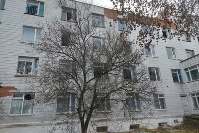 "Все одно будемо допомагати людям, як можемо": що розповіли очевидці обстрілу лікарні в Білопіллі