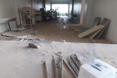 "Все одно будемо допомагати людям, як можемо": що розповіли очевидці обстрілу лікарні в Білопіллі