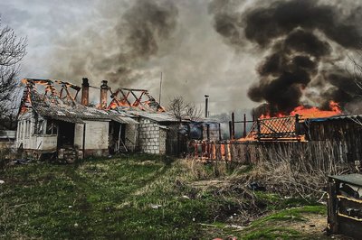 Російський КАБ влучив у багатоповерхівку в Куп'янську Російський КАБ влучив у багатоповерхівку в Куп'янську