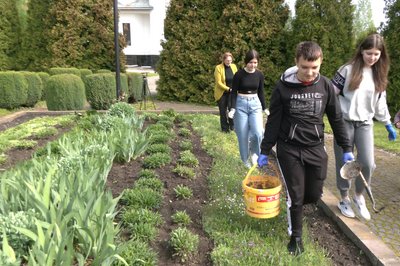 Молодіжна толока в меморіальному комплексі "Дем'янів Лаз" Молодіжна толока в меморіальному комплексі "Дем'янів Лаз"
