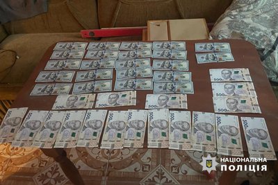 3000 доларів за допомогу у перетині кордону: на Одещині на незаконній діяльності викрили батька та сина 3000 доларів за допомогу у перетині кордону: на Одещині на незаконній діяльності викрили батька та сина