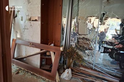 "Нас з дитиною склом завалило": наслідки ракетної атаки по Одещині 28 листопада "Нас з дитиною склом завалило": наслідки ракетної атаки по Одещині 28 листопада