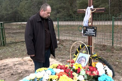 У селі Смолярі на Волині у храм УПЦ МП не пустили труну з загиблим бійцем Василем Солодухою У селі Смолярі на Волині у храм УПЦ МП не пустили труну з загиблим бійцем Василем Солодухою