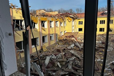 Понад 120 шкіл пошкоджені на Сумщині через війну Понад 120 шкіл пошкоджені на Сумщині через війну
