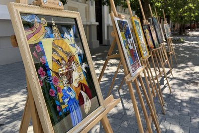 В Ужгороді до Дня Незалежності організували вуличний перформанс, ярмарок та виставки В Ужгороді до Дня Незалежності організували вуличний перформанс, ярмарок та виставки