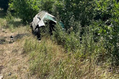Внаслідок ДТП в Ізюмському районі загинув водій, ще дві людини дістали поранень, Харківська область, 24 липня 2025 року Внаслідок ДТП в Ізюмському районі загинув водій, ще дві людини дістали поранень, Харківська область, 24 липня 2025 року
