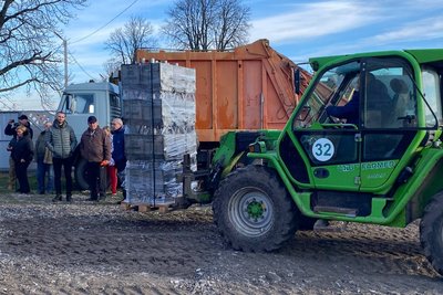 “Треба, щоб військовим було тепло”: вінницькі волонтери отримали буржуйки від партнерів з Фінляндії “Треба, щоб військовим було тепло”: вінницькі волонтери отримали буржуйки від партнерів з Фінляндії