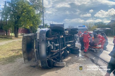 На Одещині зіткнулися легковик і вантажівка: травмовані троє людей, серед них 13-річна дівчина На Одещині зіткнулися легковик і вантажівка: травмовані троє людей, серед них 13-річна дівчина