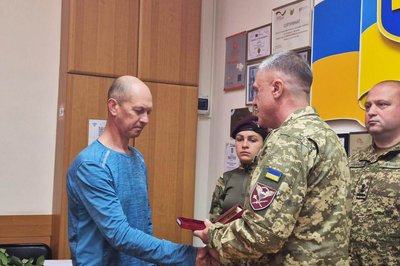 У Житомирі родинам полеглих воїнів вручили державні нагороди У Житомирі родинам полеглих воїнів вручили державні нагороди