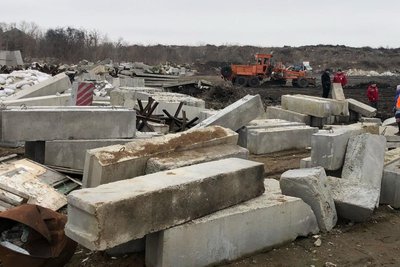 Керівника "Київавтодору" та його підлеглого судитимуть через стихійне сміттєзвалище Керівника "Київавтодору" та його підлеглого судитимуть через стихійне сміттєзвалище