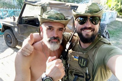 "Хто, як не я?". На Миколаївщині через 18 місяців після загибелі попрощалися з військовим Русланом Ходою "Хто, як не я?". На Миколаївщині через 18 місяців після загибелі попрощалися з військовим Русланом Ходою