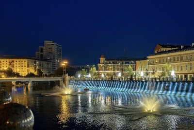 Фонтани на набережній у Харкові