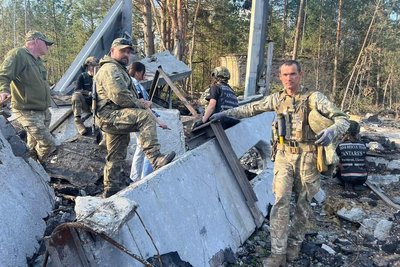 Пошукова група "На щиті" обстежує місця бойових дій на Київщині та в річці Ірпінь Пошукова група "На щиті" обстежує місця бойових дій на Київщині та в річці Ірпінь