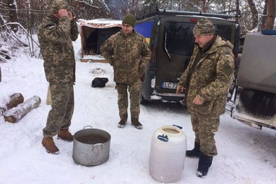 "Сповідалися в бліндажі під мінометами": капелан із Дубна Тарас Гордійчук — про службу на фронті і віру під обстрілами "Сповідалися в бліндажі під мінометами": капелан із Дубна Тарас Гордійчук — про службу на фронті і віру під обстрілами