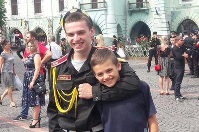 Зустріч пам'яті військовослужбовця Дениса Кофеля провели в Ужгороді Зустріч пам'яті військовослужбовця Дениса Кофеля провели в Ужгороді